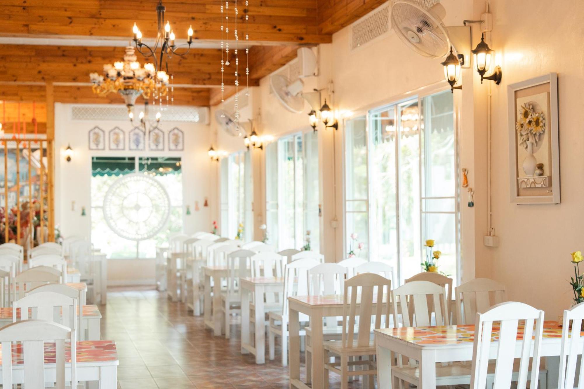 Villa Reina Resort Nong Nam Daeng Екстериор снимка